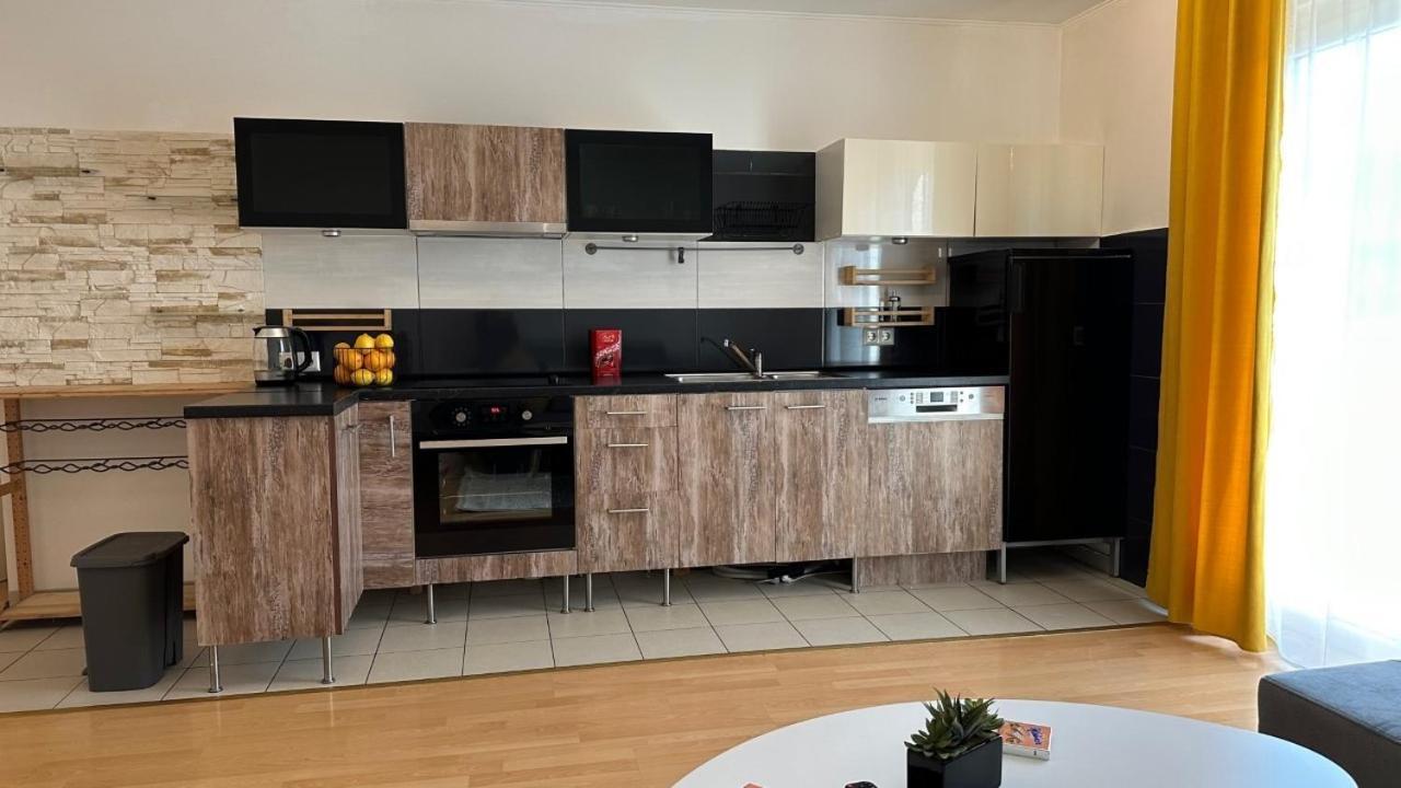 Modern Flat Incl Parking, Near Metro U1 Lägenhet Wien Exteriör bild